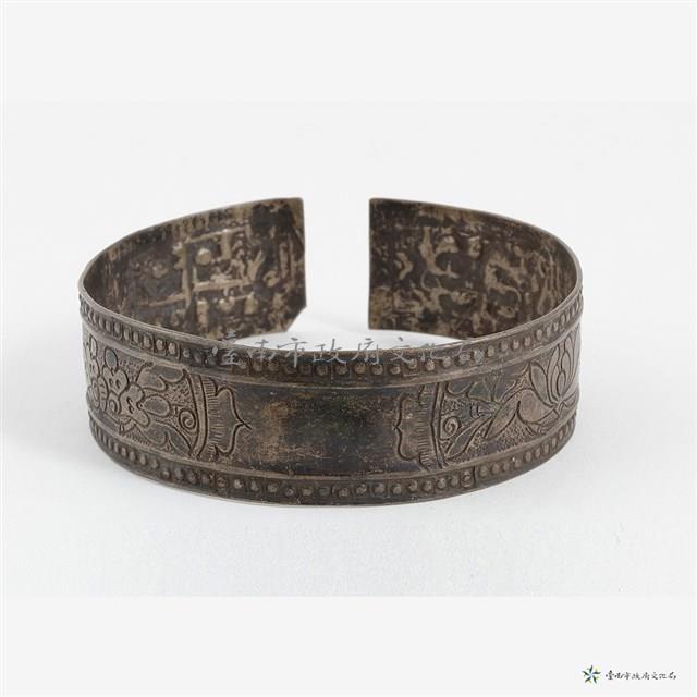 銀花卉手鐲藏品圖，第1張