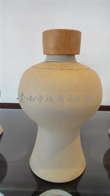 白色素燒酒瓶-01藏品圖，第1張