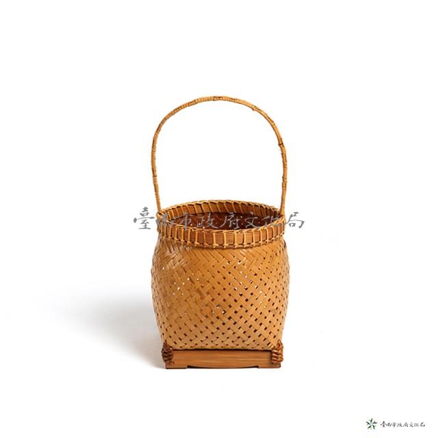 四片底花籃藏品圖，第1張