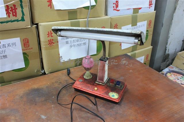 舊檯燈藏品圖，第1張