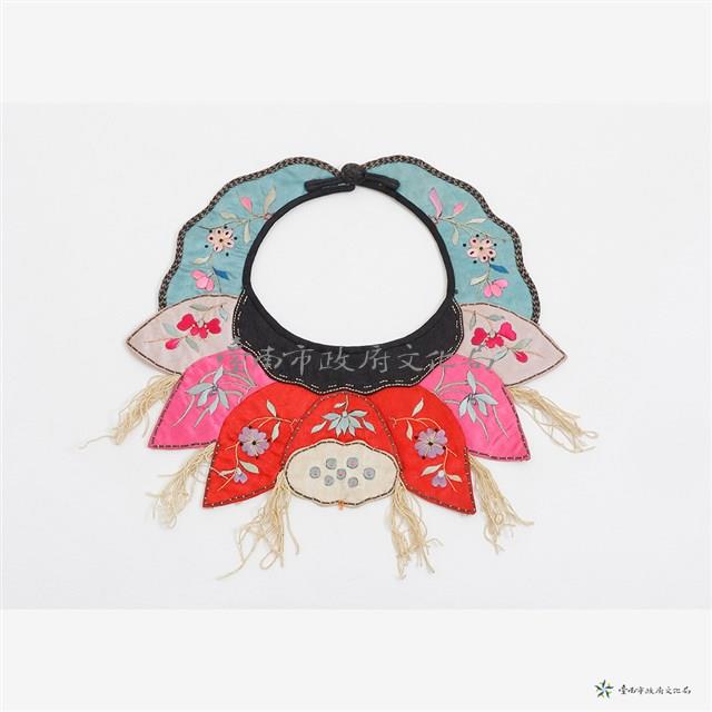 蓮花圍嘴藏品圖，第1張