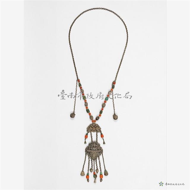 銀花瓶紋墜飾項鍊藏品圖，第1張