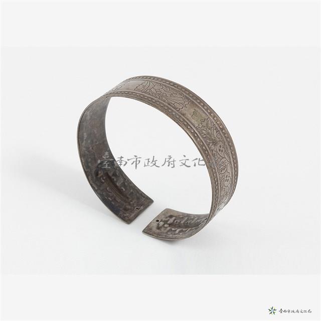 銀捲草紋手鐲藏品圖，第4張