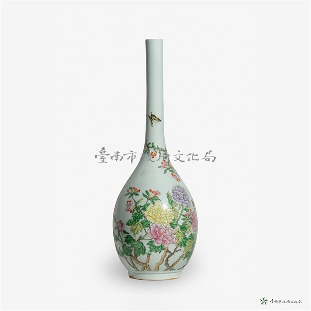 仿清乾隆粉彩花蝶膽瓶藏品圖，第4張