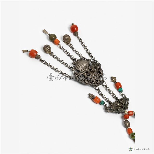 銀花瓶紋墜飾項鍊藏品圖，第4張