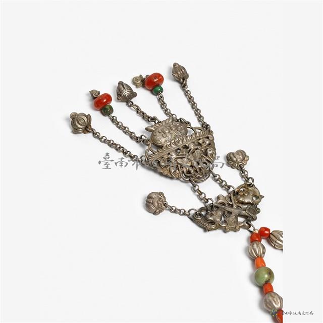 銀花瓶紋墜飾項鍊藏品圖，第4張