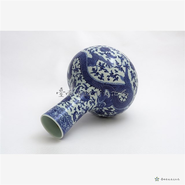 仿清青花雙龍花卉天球瓶藏品圖，第5張
