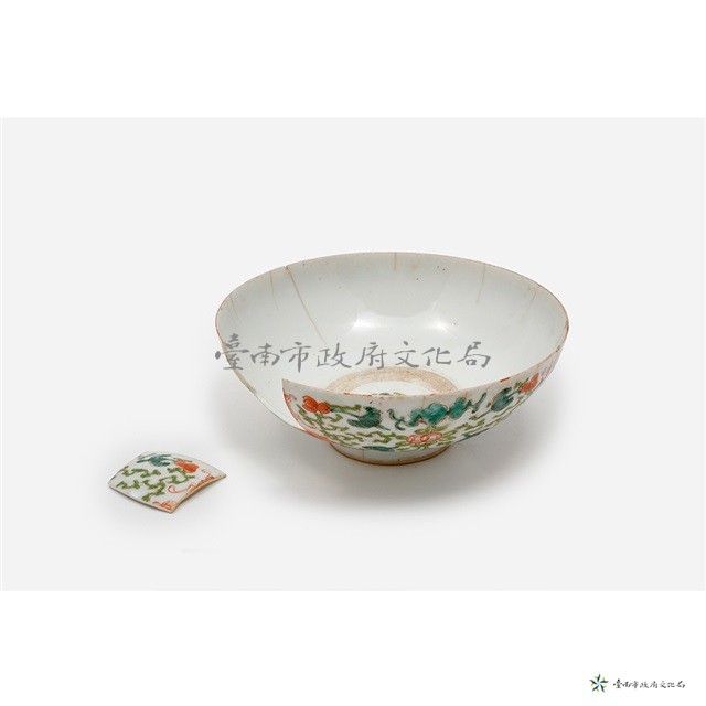 花草紋加彩白瓷碗藏品圖，第2張