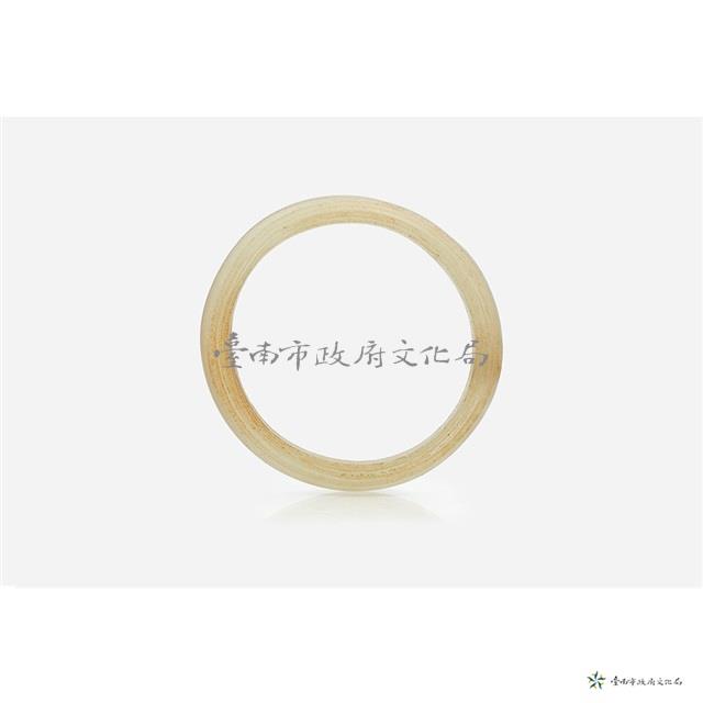 透明白色手環藏品圖，第2張