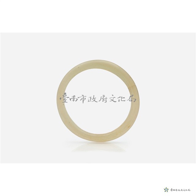 透明白色手環藏品圖，第2張