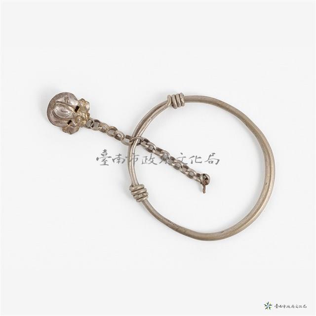 銀手環藏品圖，第2張