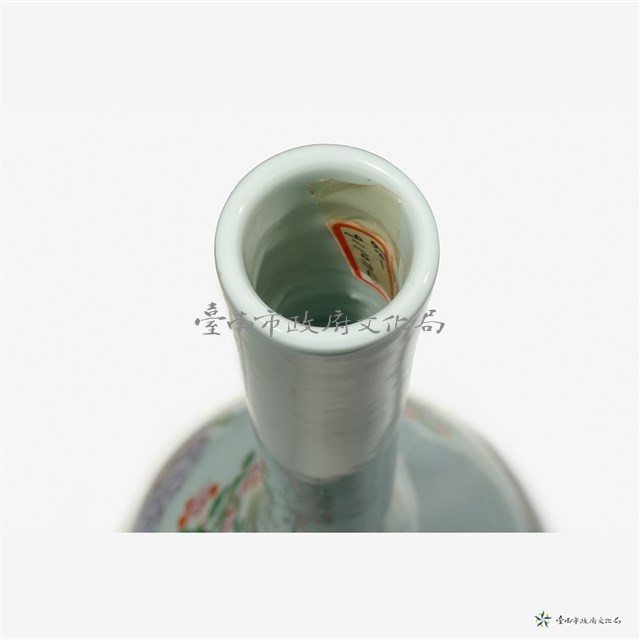 仿清乾隆粉彩花蝶膽瓶藏品圖，第6張