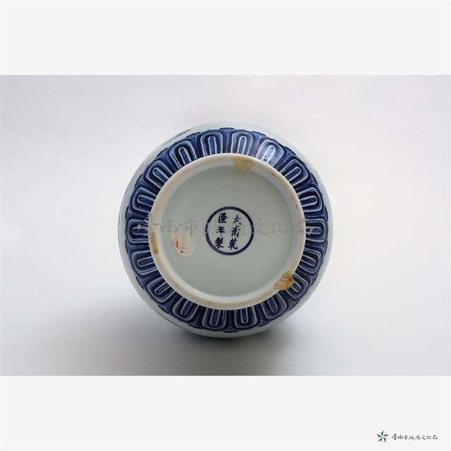 仿清乾隆青花童玩雙耳長頸瓶藏品圖，第6張
