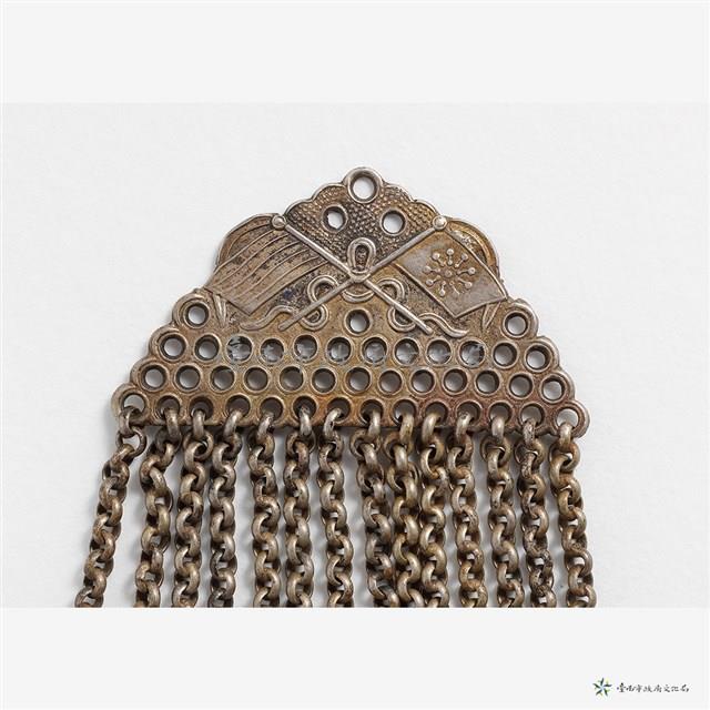 銀弧形項鍊藏品圖，第3張