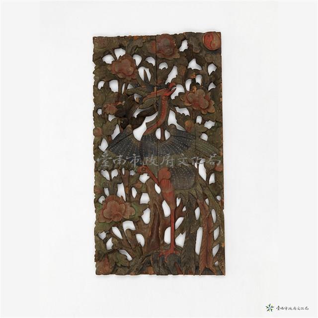 平底刻鳳凰木片藏品圖，第1張