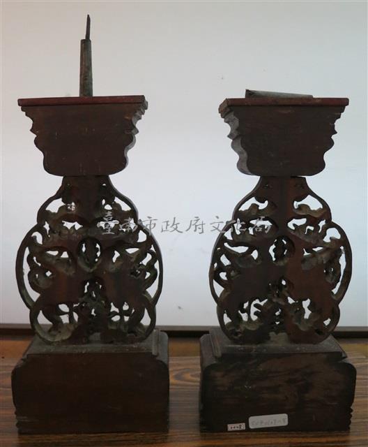 木雕燭臺藏品圖，第1張