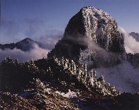 虛無飄渺之世紀奇峰的圖片