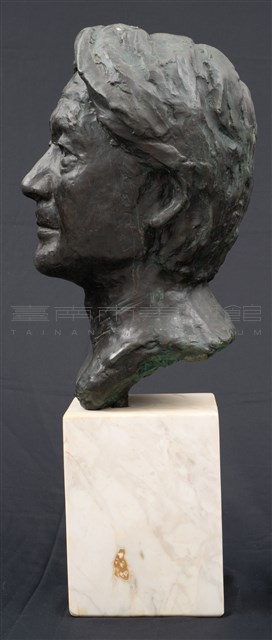 沈哲哉先生塑像藏品圖，第10張