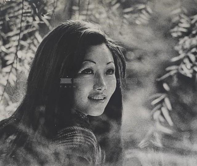 少女藏品圖，第1張