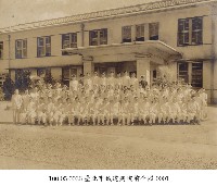 臺北市鐵道病院前合照-0001藏品圖，第1張