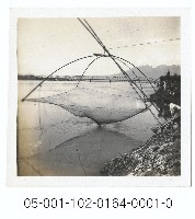 淡水河畔網魚與遠眺臺北橋藏品圖，第1張