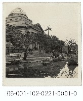 臺灣省立博物館旁合影藏品圖，第1張