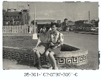 臺北車站外的忠孝西路合影藏品圖，第1張