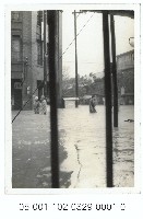 水災-延平北路二段的涉水民眾藏品圖，第1張