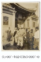 龍山寺前消防演練-演訓人員與消防水桶藏品圖，第1張