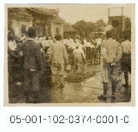 龍山寺前消防演練-消防人龍傳水潑水藏品圖，第1張