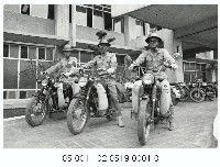 臺電臺北區營業處搶修中心-騎乘機車準備出發的工作人員藏品圖，第1張