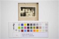 緣側的合照（1）藏品圖，第1張