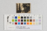 軍人身穿印有(慰問袋)上衣-照片藏品圖，第1張