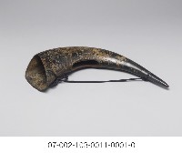 牛角吊飾花器藏品圖，第4張