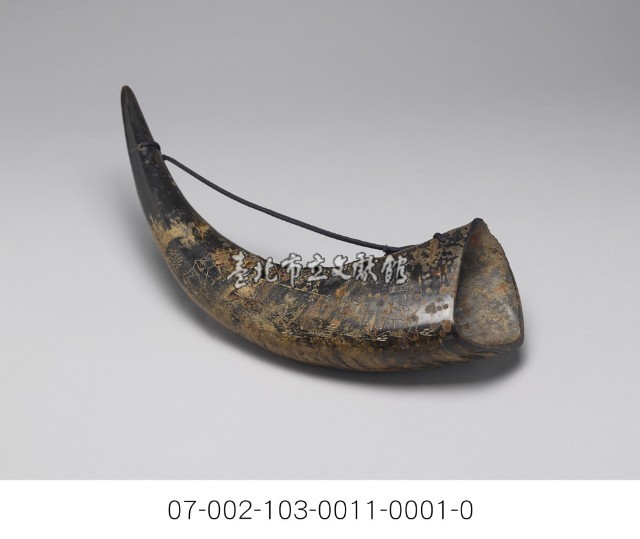 牛角吊飾花器藏品圖，第2張