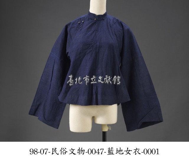 藍地女衣藏品圖，第1張
