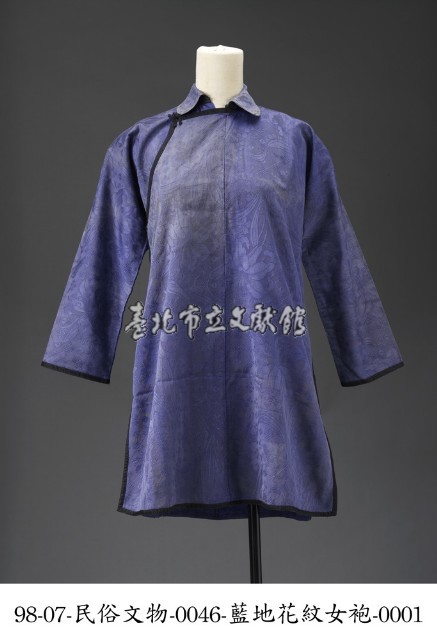 藍地花紋女袍藏品圖，第1張