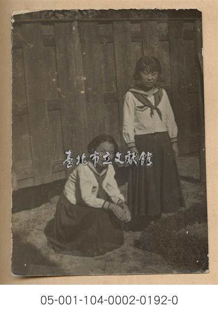 女學生合照藏品圖，第1張
