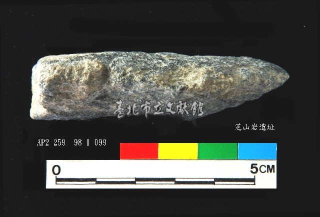 芝山岩文化打製斧鋤形器藏品圖，第3張