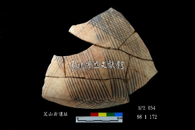 芝山岩文化黑彩折腹器藏品圖，第3張