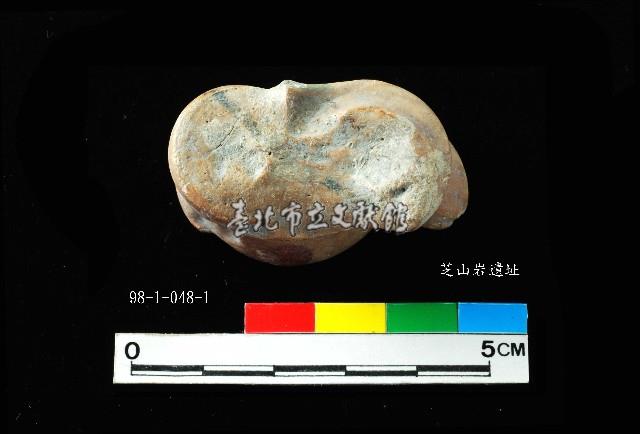 芝山岩文化獸距骨藏品圖，第2張