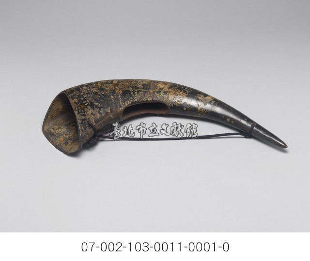 牛角吊飾花器藏品圖，第4張