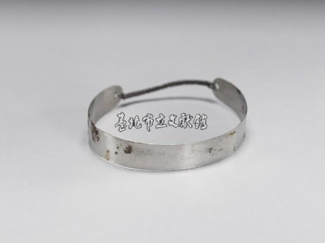 雅美族金屬腕飾藏品圖，第2張