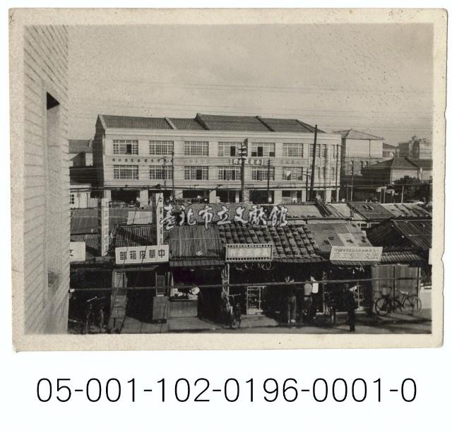 中華路改建商場前的街景-二樓眺望違建藏品圖，第1張