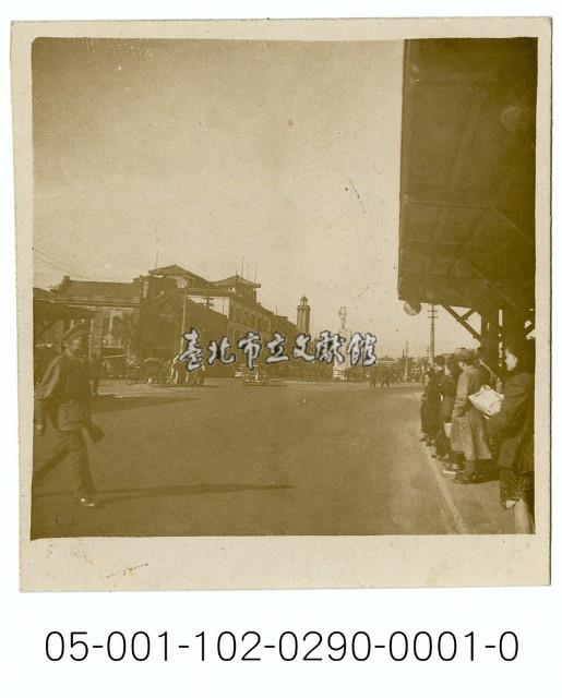 忠孝西路公車亭藏品圖，第1張