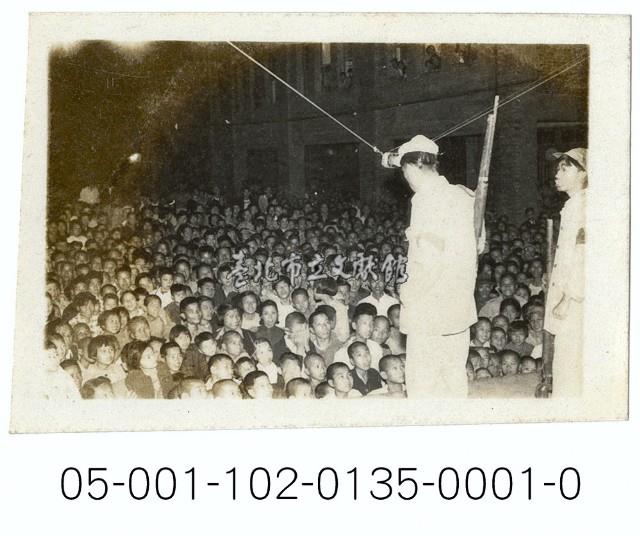 話劇公演-街景與舞台藏品圖，第1張