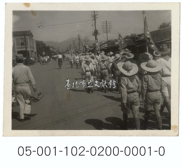 中華路改建商場前的街景-童子軍步行街頭藏品圖，第1張