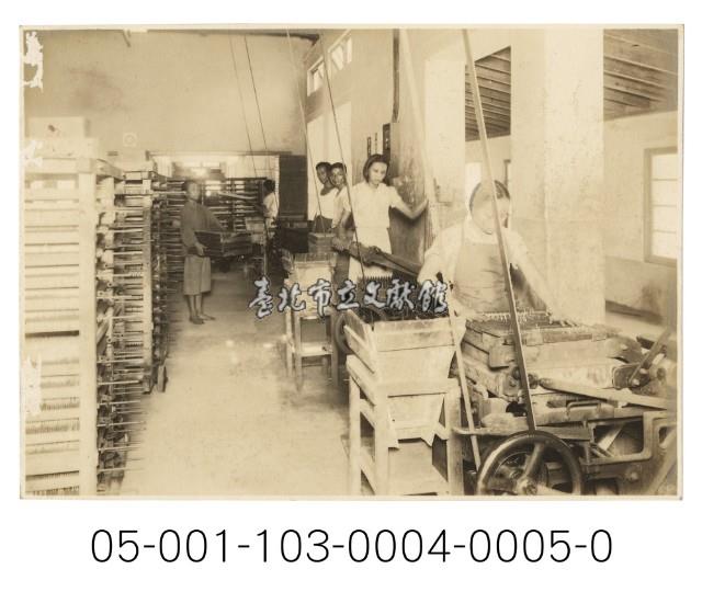 燐寸生產照片-拆板機藏品圖，第1張