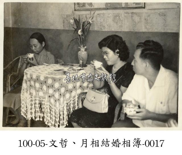 文哲、月相結婚相簿0017(親友喝新娘的敬茶)藏品圖，第1張