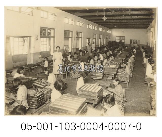 燐寸生產照片-裝盒工座藏品圖，第1張